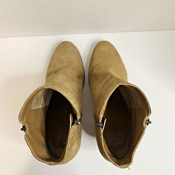 Guess Beige Perforated Suede Western Girls Zip Stacked Heels Ankle Boots 10M - Picture 2 of 10